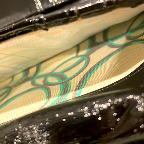 Guess classic black “leather” wallet - Picture 4 of 4